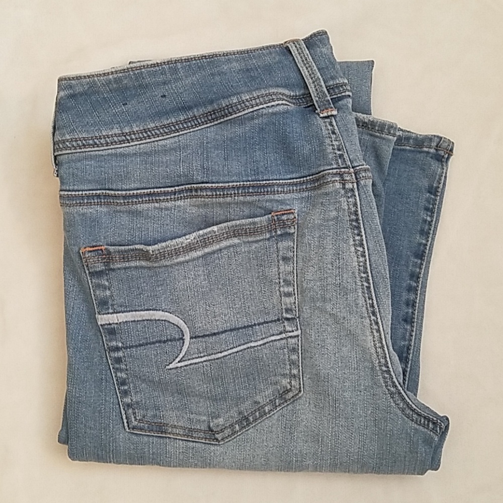 American Eagle light wash jeans